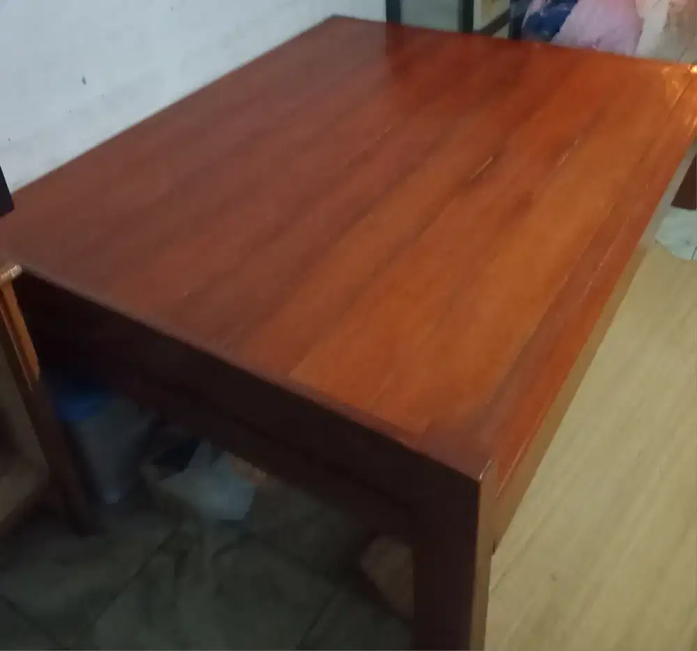Dipan kayu jati