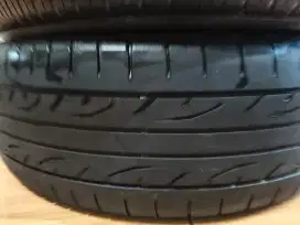 Dijual Ban Bekas Dunlop 215/65/16 4 unit