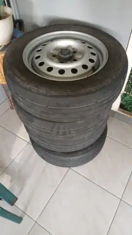 Velg Kaleng R15