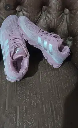 Sepatu adidas Kewong Size 36