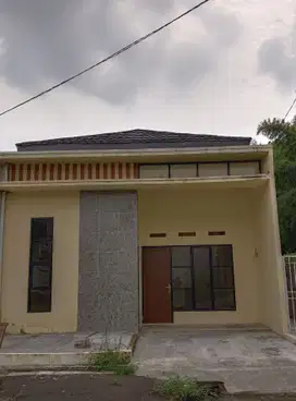 Rumah Cantik Istimewa Lokasi Strategis Teristimewa