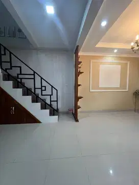 Jual Cepat !! Rumah bagus nyaman lingkunagn aman BSD Tangerang selatan