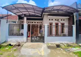 Di kontrakan Rumah Tahunan, Ciomas Bogor