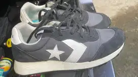 Sepatu converse made in vietnam