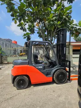 Forklift Toyota 3,5 Ton,Matic,Tiang 4 Meter,Low HM,8FD35N,Tahun 2019