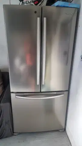 Dijual kulkas 3pintu Samsung