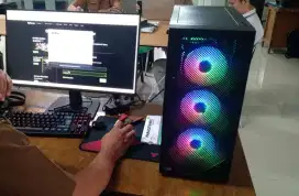Monitor 24 inch MSI beserta CPU