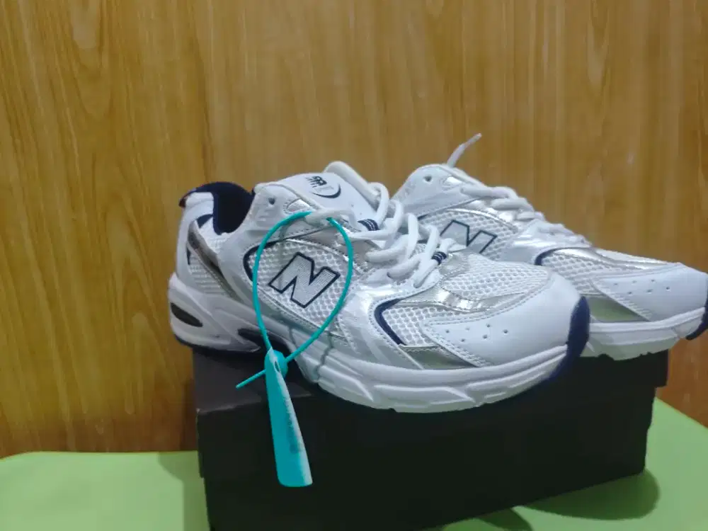 Sepatu running new balance