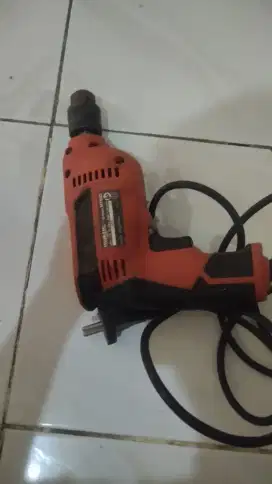 Bor maktec mt 605