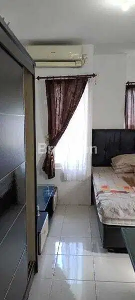Jual cepat apartemen puncak Kertajaya lantai 23 furnish