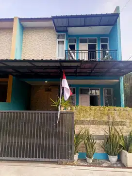 Rumah 2 Lantai Siap Huni di Harapan Indah Bekasi