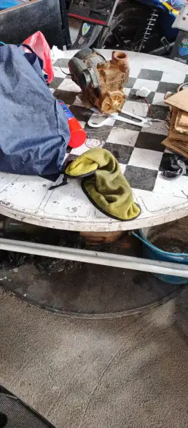 Meja Bundar besar