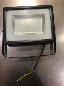 Jual Lampu Sorot / Lampu Tembak Luar Ruangan KRISBOW LED 20 W