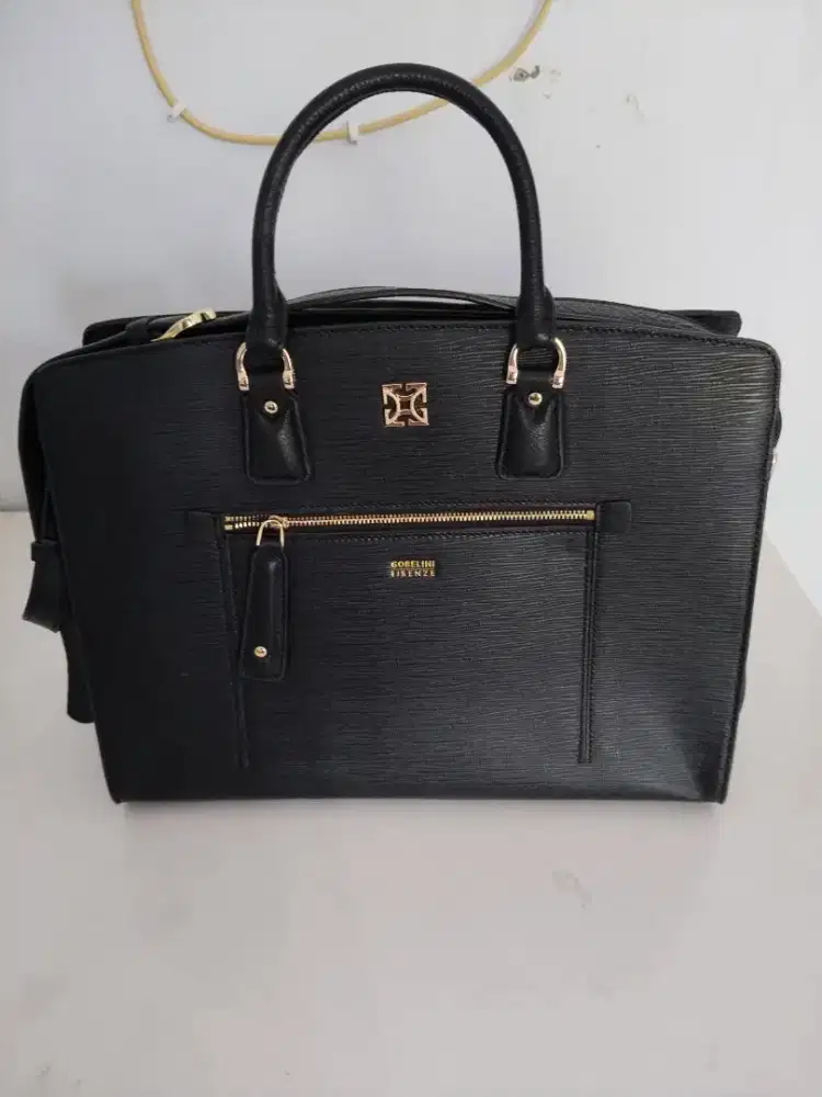Di jual tas merk gobelini ( PL) warna hitam
