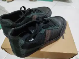 Dijual sepatu M&S Ori dan Jacson