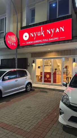 Staf Outlet / Crew Outlet NyukNyan