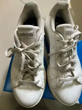 Sepatu adidas neo cewe