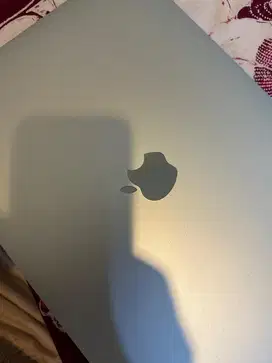 MacBook Pro 13 inch Intel Core i5 2017 with 1TB SSD