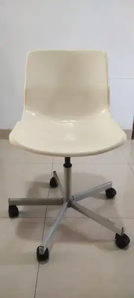 Kursi kantor IKEA