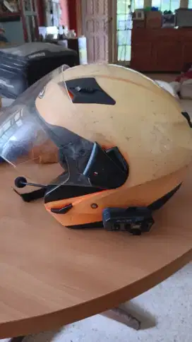 Helm zeus bluetooth