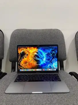 MacBook Pro 2017 i5/8/128GB