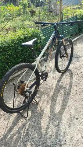 Polygon Xtrada 6, 2021 2x11 speed, like new, ukuran S, ban 27,5