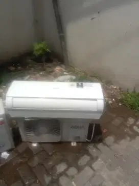AC Aqua setengah pk sama pasang