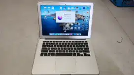 Macbook air i5 4/128