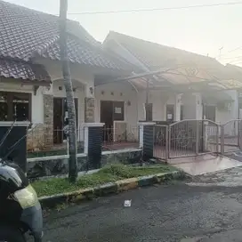 di jual rumah di Melati mas Serpong