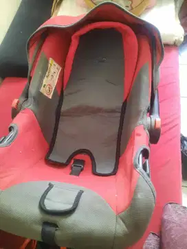 CAR SEAT Baby buat tempat tidur bayi zelama didlm mobil merk La Belle
