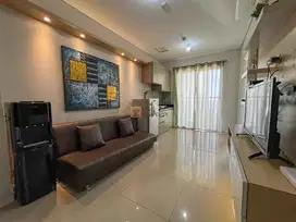 Interior Modern, Disewa 2BR Madison Park Fully Furnished Dekat Mall CP
