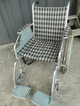 Kursi roda aluminium Omega siap pakai