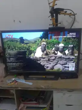 Tv sharp aquos 32 inch normal mulus