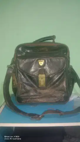 Tas kulit italia