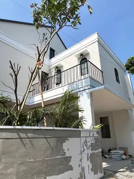 Rumah Baru Mewah siap huni lima kamar sertifikat BSD