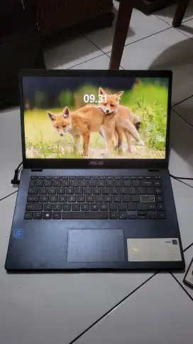 ASUS VivoBook E410MA – Ringan, Cocok untuk Pelajar & Kerja Ringan