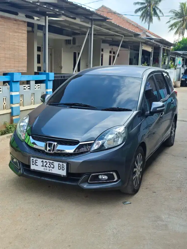 Honda mobilio e Prestige matic 2014