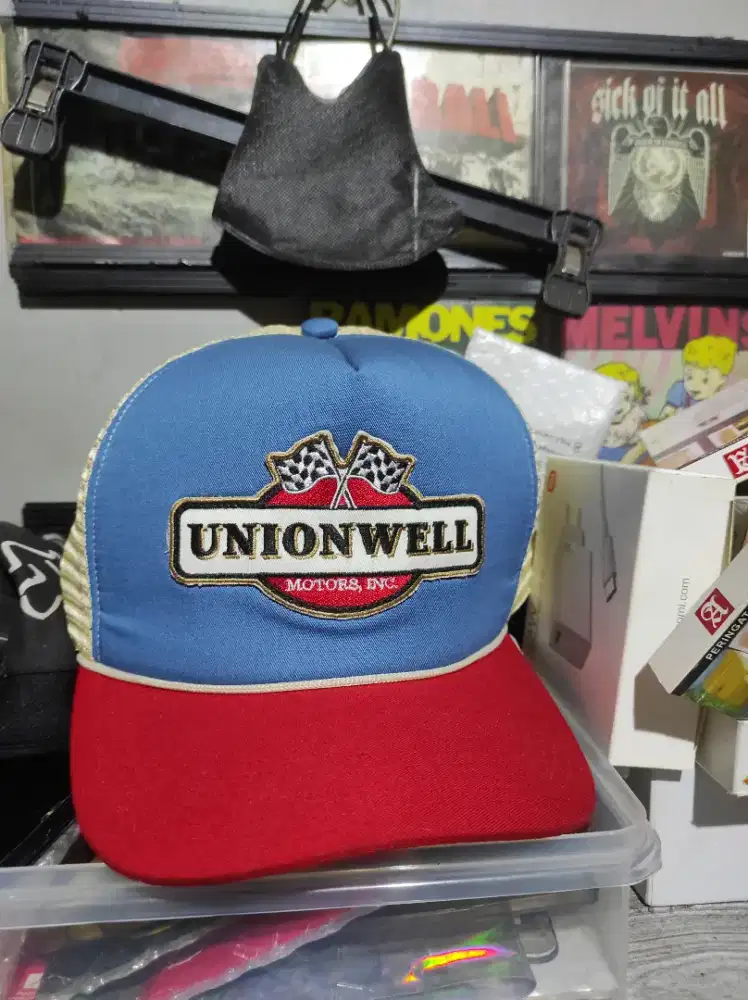 Topi merk union well original pemakaian baru 2 minggu,jual BU nett