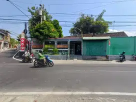Ruang usaha 178 Utara UNS