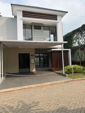 Rumah Baru, siap huni. Dekat Cibubur. 10 menit  TSM Cibubur