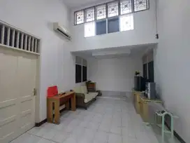 Disewakan rumah 1 lantai full furnished Citraland Surabaya barat