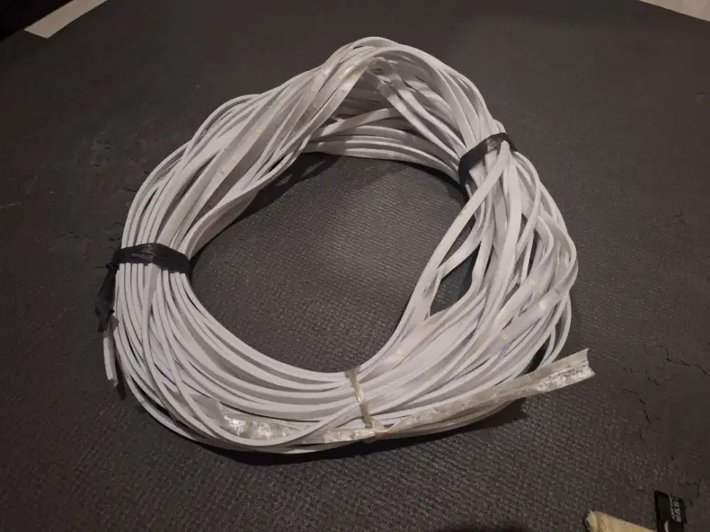 Lampu selang LED strip putih