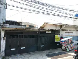 Rumah Lama Komersil di Jl Depsos Bintaro Jakarta Selatan