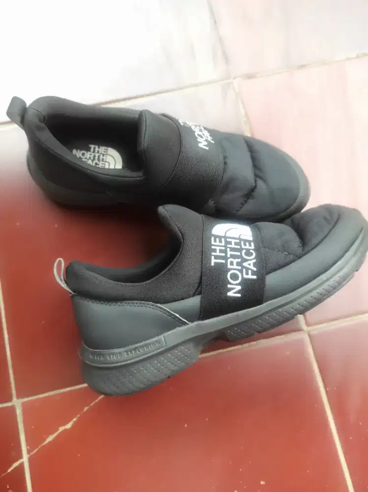 Jual sepatu Tnf  made in vietnam original
