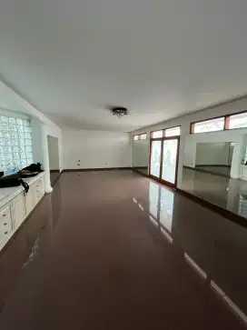 Dijual rumah bagus 550m2 sayap Jl. Otista