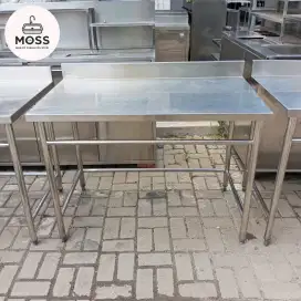 Meja Stainless Backsplash