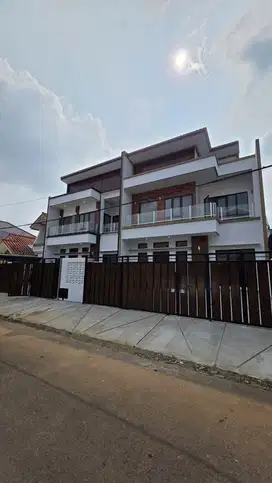 Di JUAL Rumah Baru Nusaloka BSD