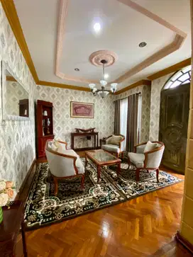 RUMAH DIJUAL DI GEDUNG HIJAU PONDOK INDAH JAKARTA SELATAN