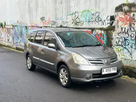 Nissan Grand livina AT 2012 siap gas aja