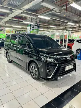 VOXY 2.0 MATIC 2018